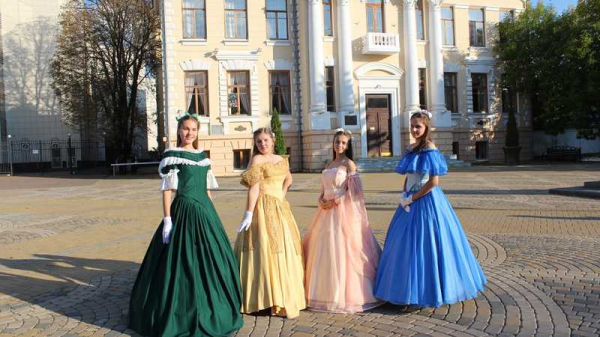 Второй фестиваль-конкурс &laquo;Эфес Кубани&raquo; по артистическому фехтованию и боевому танцу посетили более 10 тыс. краснодарцев