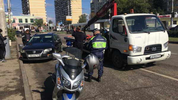 С новых выделенных полос для общественного транспорта в Краснодаре уже эвакуировали более 135 машин