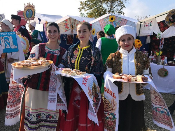 Более четырех тысяч человек побывали на закрытии юбилейного фестивального сезона в Атамани