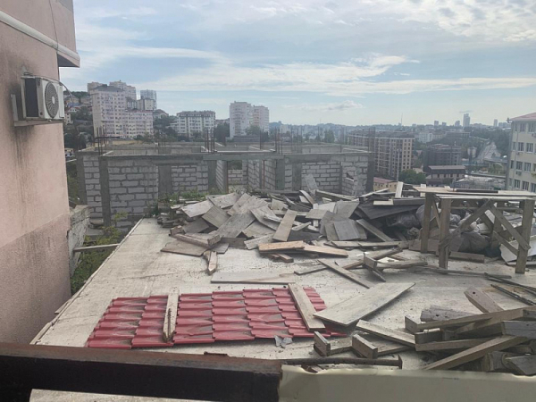 В Сочи приступили к сносу трех объектов самовольного строительства 