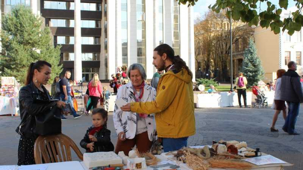 Второй фестиваль-конкурс &laquo;Эфес Кубани&raquo; по артистическому фехтованию и боевому танцу посетили более 10 тыс. краснодарцев
