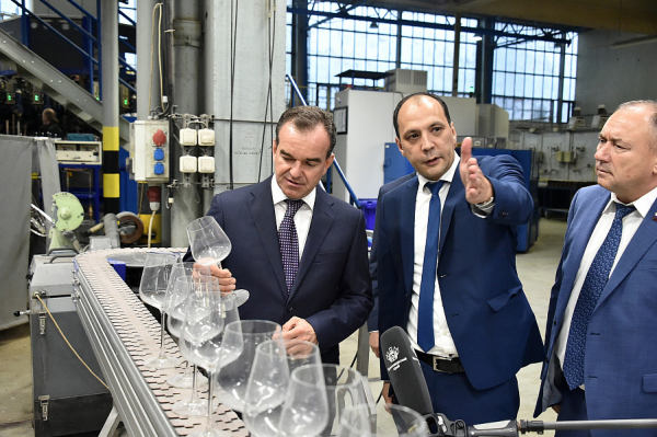 На Кубани могут запустить первое в России производство богемского стекла На Кубани могут запустить первое в России производство богемского стекла