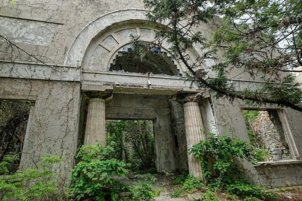 Дача Суворина в Туапсинском районе попала в топ-10 самых интересных заброшенных усадеб России
Дача Суворина в Туапсинском районе попала в топ-10 самых интересных заброшенных усадеб России