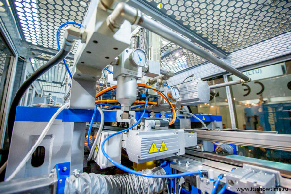 Министр промышленности и торговли России Денис Мантуров оценил оборудование кубанского завода Министр промышленности и торговли России Денис Мантуров оценил оборудование кубанского завода