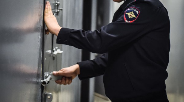 Двух жителей Сочи задержали за организацию тайных встреч &laquo;Свидетелей Иеговы&raquo;