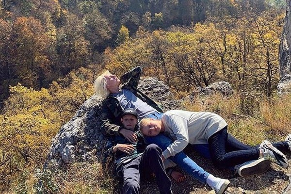 Наталья Водянова с детьми приехала из Сочи в горы Адыгеи