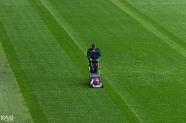 «Галицкий считает, что футбол — это театр, и зрителям должно быть удобно». Как устроен изнутри стадион ФК «Краснодар» «Галицкий считает, что футбол — это театр, и зрителям должно быть удобно». Как устроен изнутри стадион ФК «Краснодар»