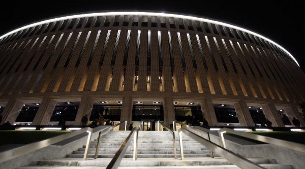 «Галицкий считает, что футбол — это театр, и зрителям должно быть удобно». Как устроен изнутри стадион ФК «Краснодар» «Галицкий считает, что футбол — это театр, и зрителям должно быть удобно». Как устроен изнутри стадион ФК «Краснодар»