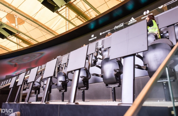 «Галицкий считает, что футбол — это театр, и зрителям должно быть удобно». Как устроен изнутри стадион ФК «Краснодар» «Галицкий считает, что футбол — это театр, и зрителям должно быть удобно». Как устроен изнутри стадион ФК «Краснодар»