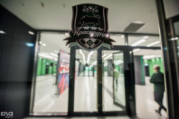 «Галицкий считает, что футбол — это театр, и зрителям должно быть удобно». Как устроен изнутри стадион ФК «Краснодар» «Галицкий считает, что футбол — это театр, и зрителям должно быть удобно». Как устроен изнутри стадион ФК «Краснодар»