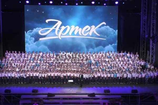 Ильяс Ахъядов из Кущевского района стал новым солистом сводного Детского хора России
Ильяс Ахъядов из Кущевского района стал новым солистом сводного Детского хора России