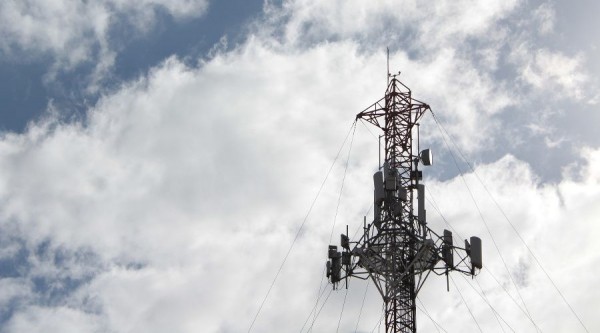 Как перестать бояться станций сотовой связи? Бытовая физика в 8 карточках Как перестать бояться станций сотовой связи? Бытовая физика в 8 карточках