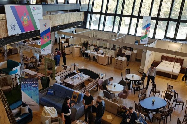 
            Производители мебели и стройматериалов Краснодарского края представляют свою продукцию в Крыму                    