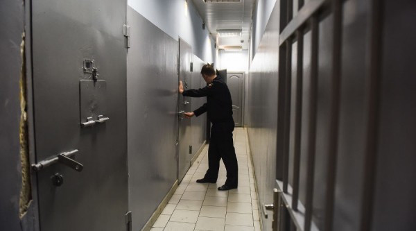 В Адыгее бывший начальник колонии отправится в тюрьму за вятку и махинации