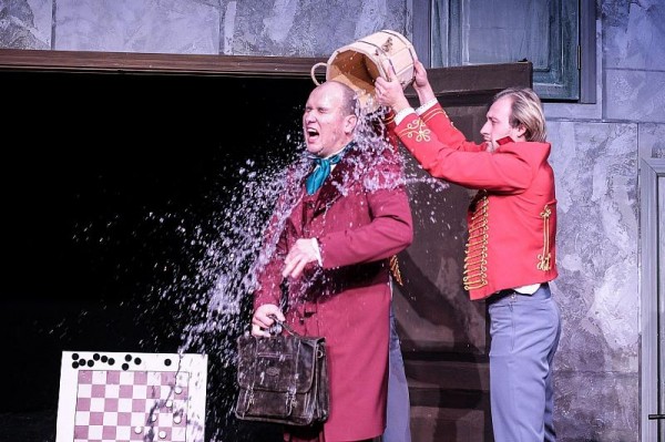 
            В Краснодаре Молодежный театр выпустил «Мертвые души»                     