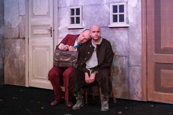 
            В Краснодаре Молодежный театр выпустил «Мертвые души»                     