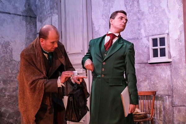 
            В Краснодаре Молодежный театр выпустил «Мертвые души»                     