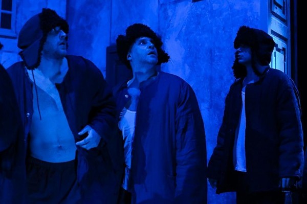 
            В Краснодаре Молодежный театр выпустил «Мертвые души»                     