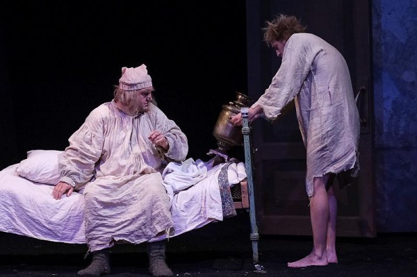 
            В Краснодаре Молодежный театр выпустил «Мертвые души»                     