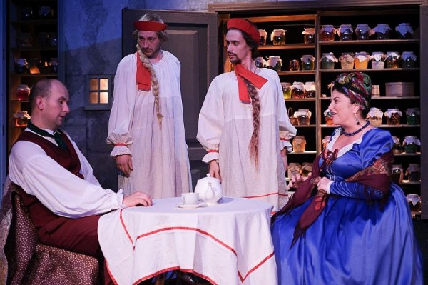 
            В Краснодаре Молодежный театр выпустил «Мертвые души»                     