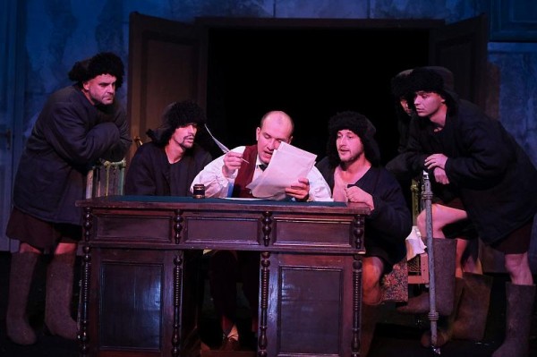 
            В Краснодаре Молодежный театр выпустил «Мертвые души»                     