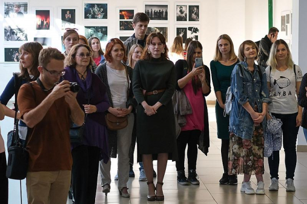 В Краснодаре открылась выставка театральной фотографии
В Краснодаре открылась выставка театральной фотографии