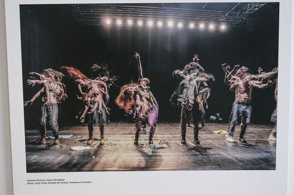 В Краснодаре открылась выставка театральной фотографии
В Краснодаре открылась выставка театральной фотографии