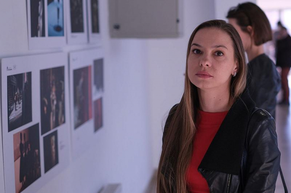 В Краснодаре открылась выставка театральной фотографии
В Краснодаре открылась выставка театральной фотографии