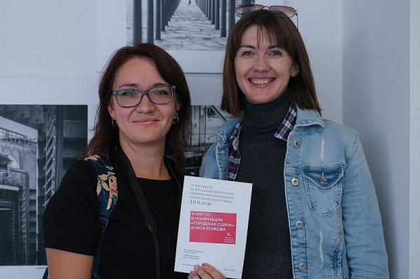 В Краснодаре открылась выставка театральной фотографии
В Краснодаре открылась выставка театральной фотографии