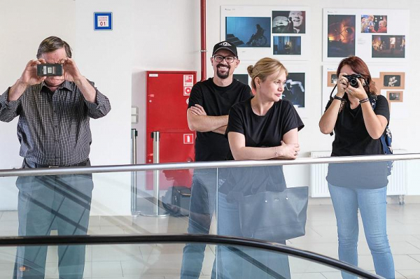 В Краснодаре открылась выставка театральной фотографии
В Краснодаре открылась выставка театральной фотографии