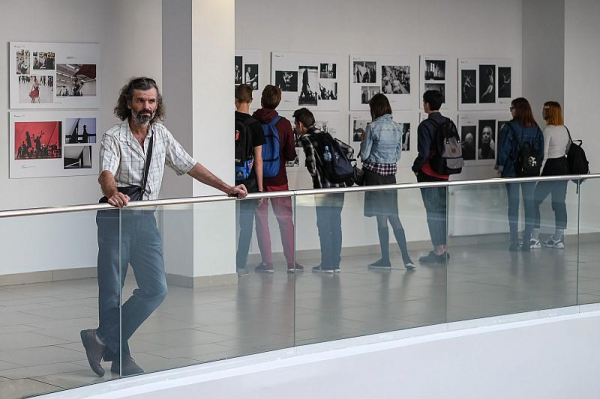 В Краснодаре открылась выставка театральной фотографии
В Краснодаре открылась выставка театральной фотографии