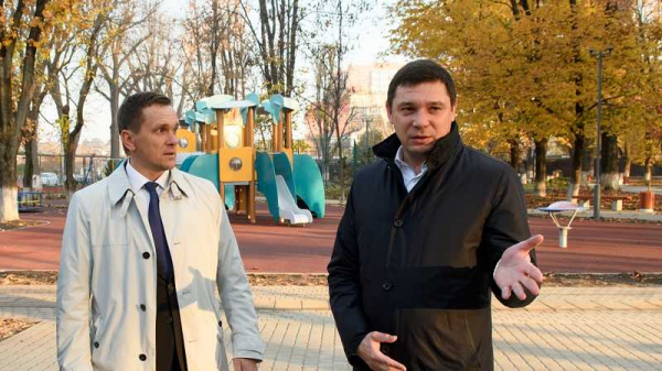 Памп-трек, тренажеры и футбол в одном месте: в Фестивальном микрорайоне Краснодара благоустроили сквер «Майский»