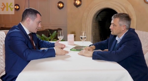 В Интернете размещено интервью с автором скандального видео о губернаторе Краснодарского края и его заме В Интернете размещено интервью с автором скандального видео о губернаторе Краснодарского края и его заме