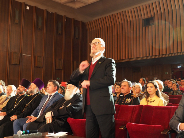 Бесплатные показы фильмов фестиваля «Вечевой колокол» пройдут во всех муниципальных кинозалах региона