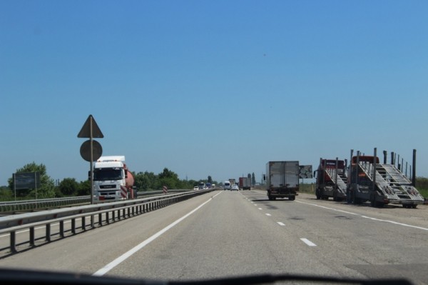 Глава Кубани поддержал идею строительства трассы-дублера для автодороги Сочи-Джубга Глава Кубани поддержал идею строительства трассы-дублера для автодороги Сочи-Джубга