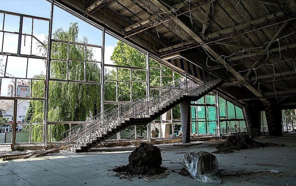 В Краснодаре кинотеатр "Аврора" исключили из территории Александровского бульвара В Краснодаре кинотеатр "Аврора" исключили из территории Александровского бульвара