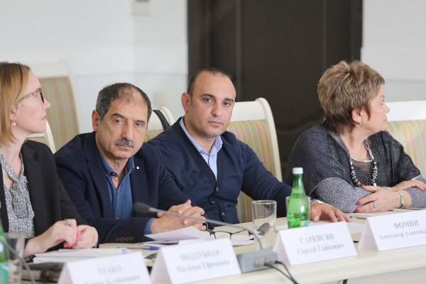 В Краснодарском крае утвердили единый стандарт формы для учащихся казачьих школ и классов В Краснодарском крае утвердили единый стандарт формы для учащихся казачьих школ и классов