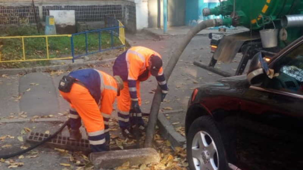 Почти 30 км сетей ливневой канализации уже прочищено в Краснодаре Почти 30 км сетей ливневой канализации уже прочищено в Краснодаре