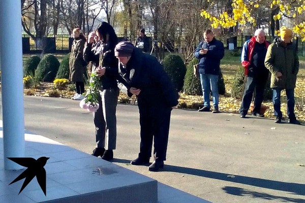 Гроб завален цветами: на Кубани простились со зверски убитой аспиранткой Анастасией Ещенко