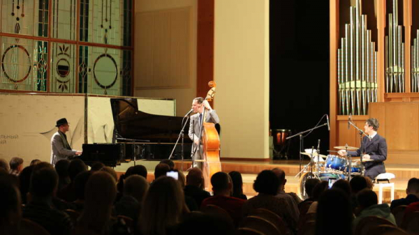 Из Франции с любовью: В Краснодаре выступил джазовый ансамбль из города-побратима Нанси Из Франции с любовью: В Краснодаре выступил джазовый ансамбль из города-побратима Нанси