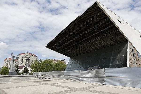 В Краснодаре кинотеатр "Аврора" исключили из территории Александровского бульвара В Краснодаре кинотеатр "Аврора" исключили из территории Александровского бульвара