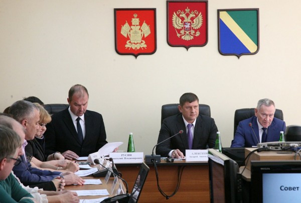 Вениамин Кондратьев принял отставку главы Туапсинского района Анатолия Русина