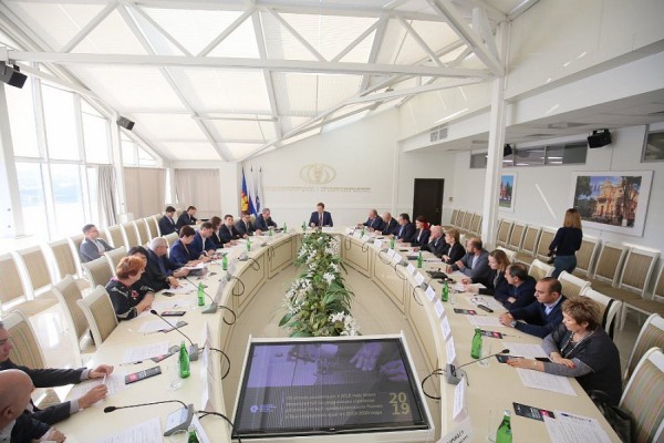 В Краснодарском крае утвердили единый стандарт формы для учащихся казачьих школ и классов В Краснодарском крае утвердили единый стандарт формы для учащихся казачьих школ и классов