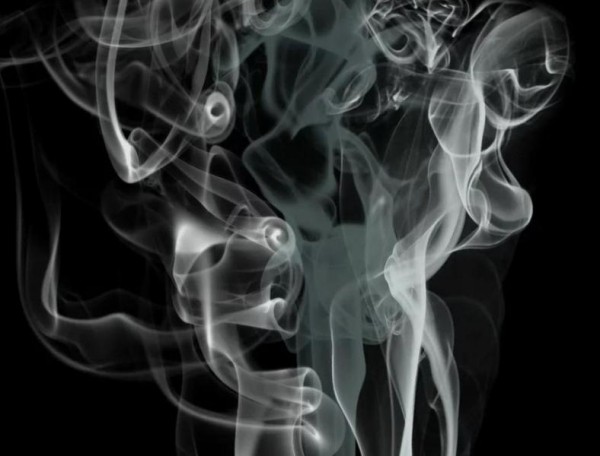 Шило на мыло. В России падают продажи сигарет, но растет спрос на не менее вредные вейпы