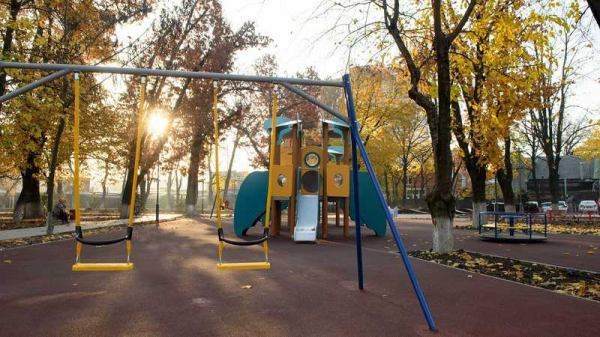 Памп-трек, тренажеры и футбол в одном месте: в Фестивальном микрорайоне Краснодара благоустроили сквер «Майский»