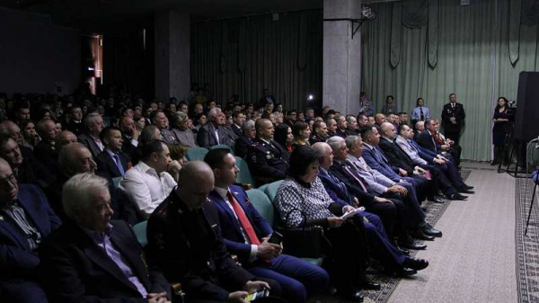 Евгений Первышов поздравил краснодарских полицейских с Днем сотрудника органов внутренних дел