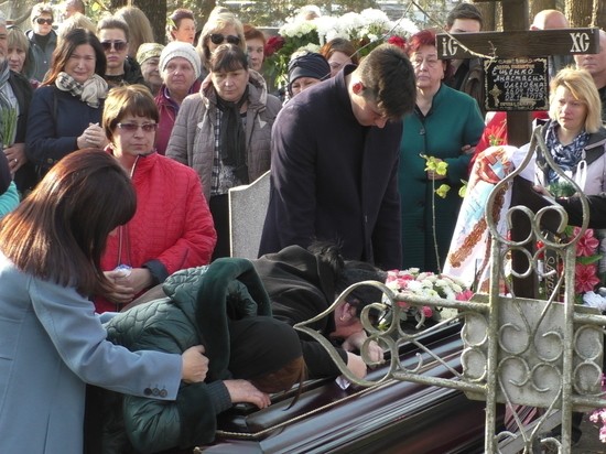 Родная станица на Кубани попрощалась с Анастасией Ещенко. Видео Родная станица на Кубани попрощалась с Анастасией Ещенко. Видео