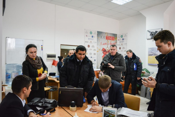 Прессинг в погонах: подробности «наезда» следователей на редакцию «Юг Times» Прессинг в погонах: подробности «наезда» следователей на редакцию «Юг Times»