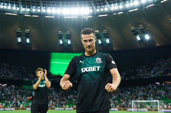 
            Букмекеры считают, что &laquo;Краснодар&raquo; одолеет &laquo;Базель&raquo; в матче Лиги Европы                    