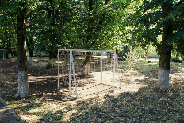 Памп-трек, тренажеры и футбол в одном месте: в Фестивальном микрорайоне Краснодара благоустроили сквер «Майский»